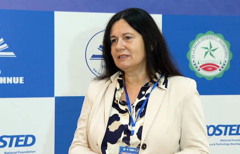 GS.TS Gabriele Schrüfer, Dai hoc Bayreuth (CHLB Duc). Anh: Duc Thien