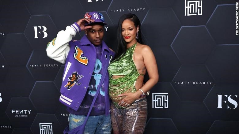 Rihanna va A$AP Rocky. Anh chup man hinh