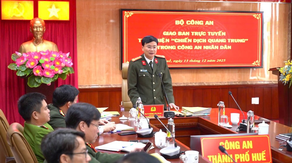 Online conference on the implementation of the "Quang Trung Campaign" in the People's Public Security at the Hue City Police bridge. Photo: Hong Nhung