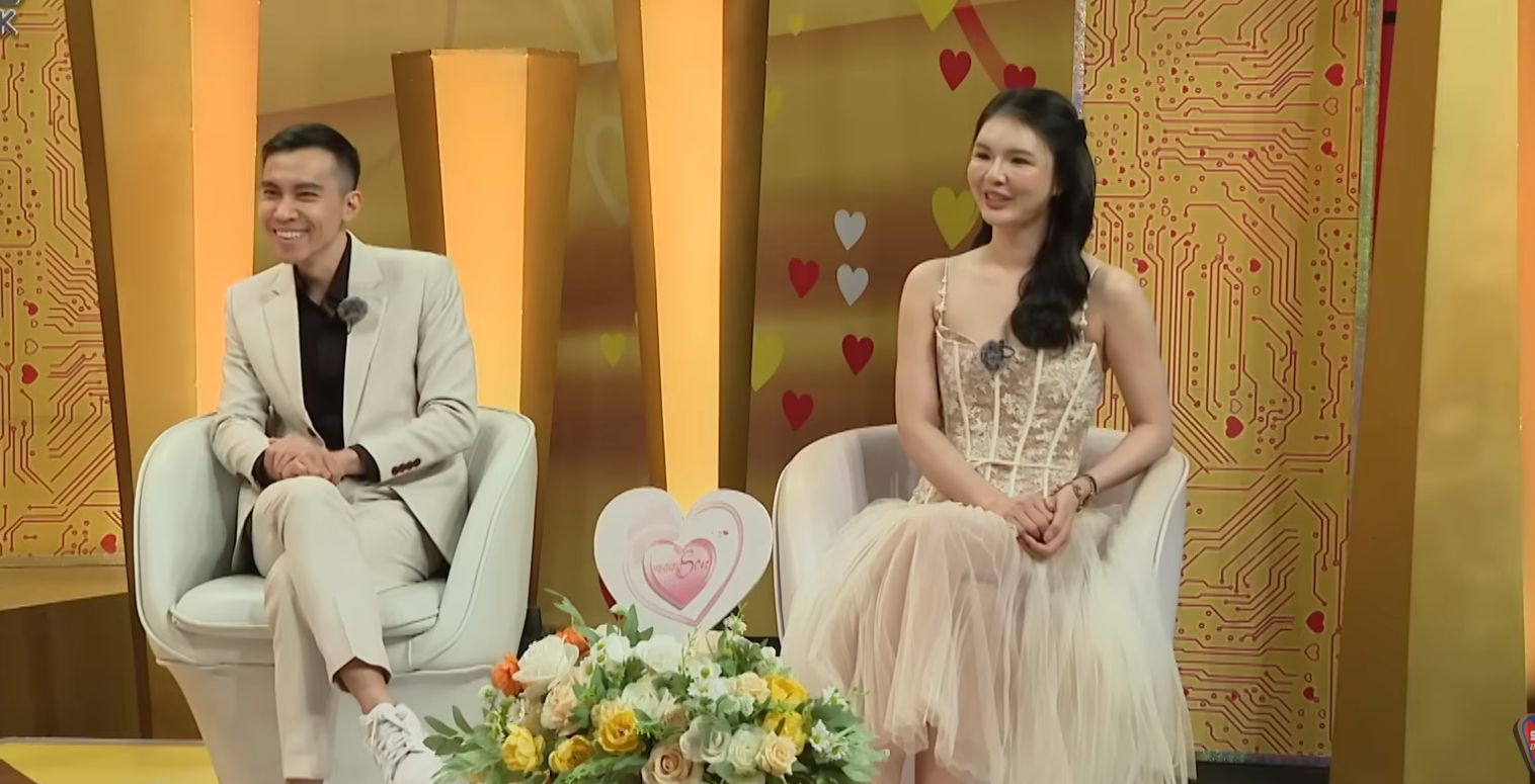 Le couple partage son histoire d'amour après 11 ans de mariage dans l'émission 'Vợ chồng son'. Photo : Producteur MCV.