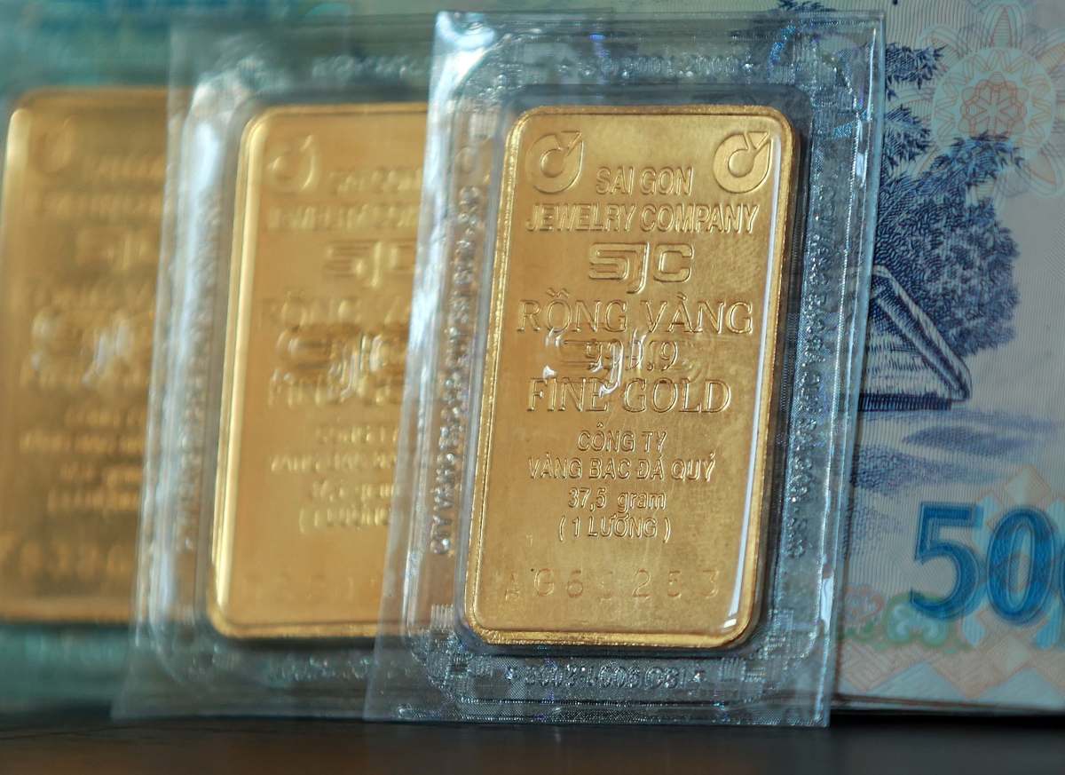 SJC gold bar price is currently trading around 154.3 - 156.3 million VND/tael. Photo: Hai Nguyen
