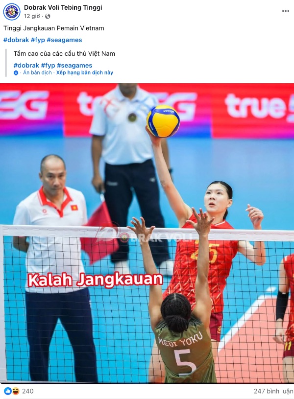 Nguoi ham mo quoc te bat ngo voi chieu cao va tam cat cua cau thu tuyen bong chuyen nu Viet Nam. Anh: