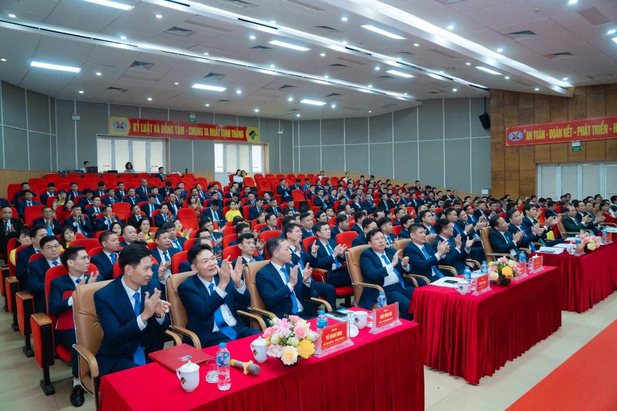 Quang canh Hoi nghi. Anh: Cong ty Than Thong Nhat