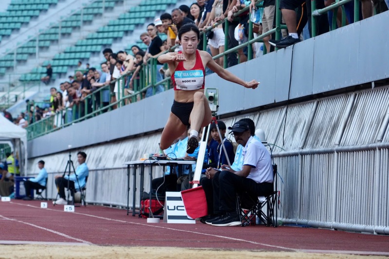 Vu Thi Ngoc Ha gianh huy chuong dong nhay 3 buoc tai SEA Games 33. Anh: Minh Anh