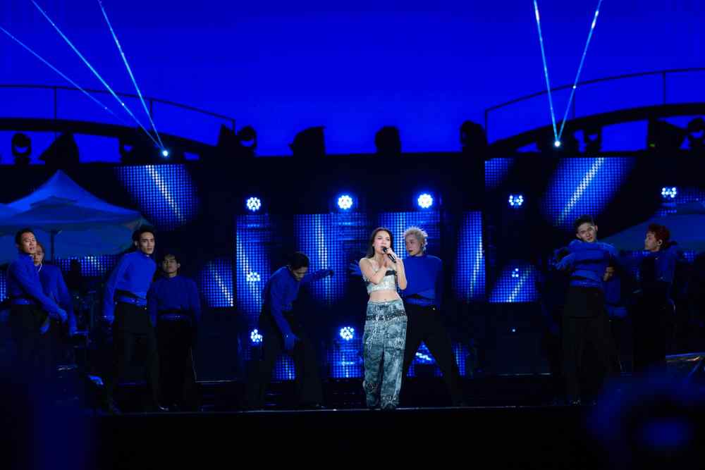 My Tam toa sang tai concert “See The Light“. Anh: Hai Nguyen