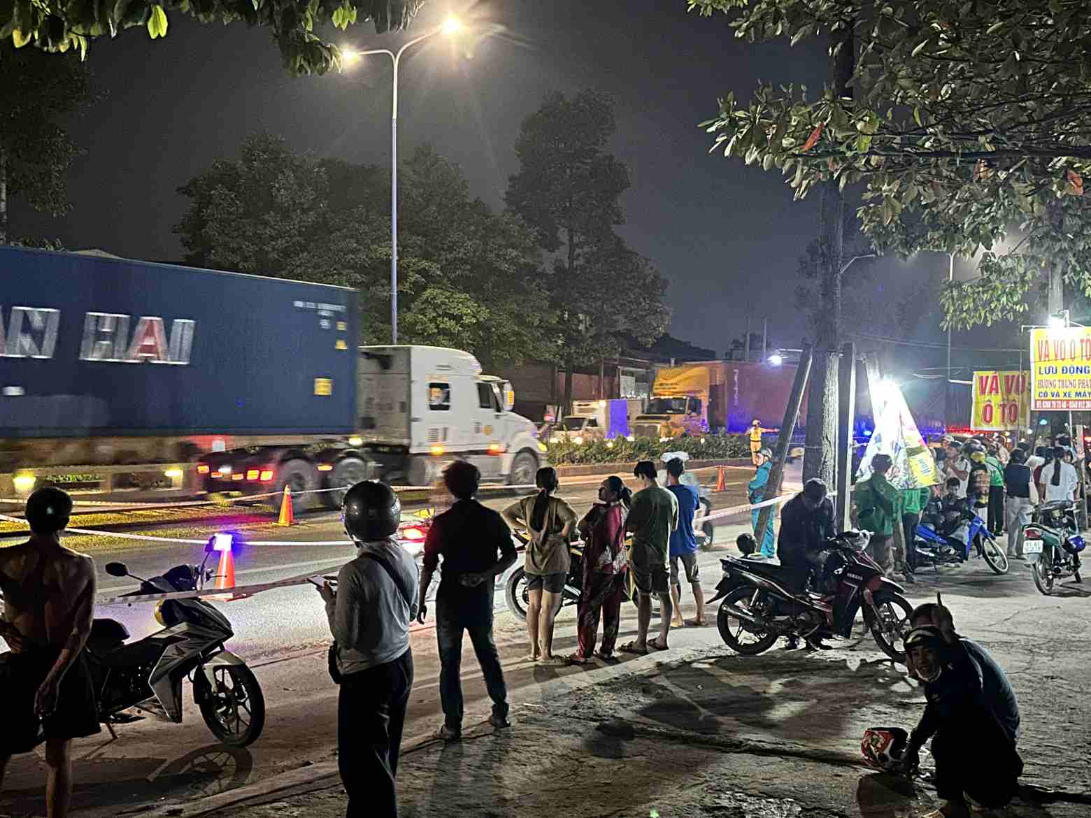 Hien cac don vi Cong an TPHCM dang dieu tra lam ro vu tai nan. Anh: Dinh Trong