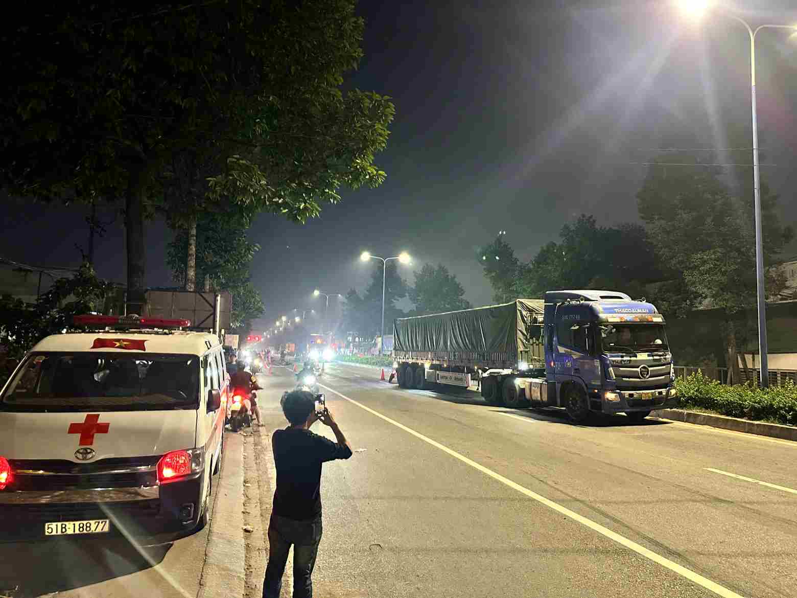 Scene of the accident on My Phuoc - Tan Van road. Photo: Dinh Trong