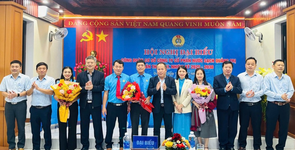 The Trade Union of Quang Tri Clean Water Joint Stock Company held a meeting of the Executive Committee for the 2025-2030 term. Photo: Quang Tri Trade Union