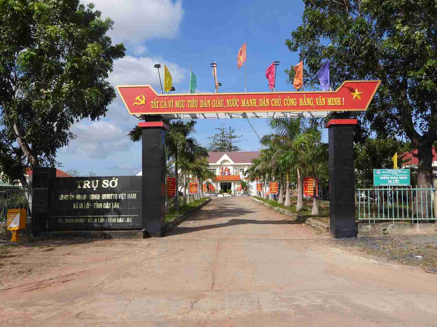 UBND xa Ia Lop su dung hieu qua nguon luc chinh sach de day lui tao hon va hon nhan can huyet. Anh: Bao Trung