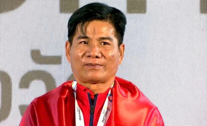 アスリートのグエン・ヴァン・ズンが51歳で第33回SEAゲームズペタンクの金メダルを獲得した。写真：ビデオからのカット