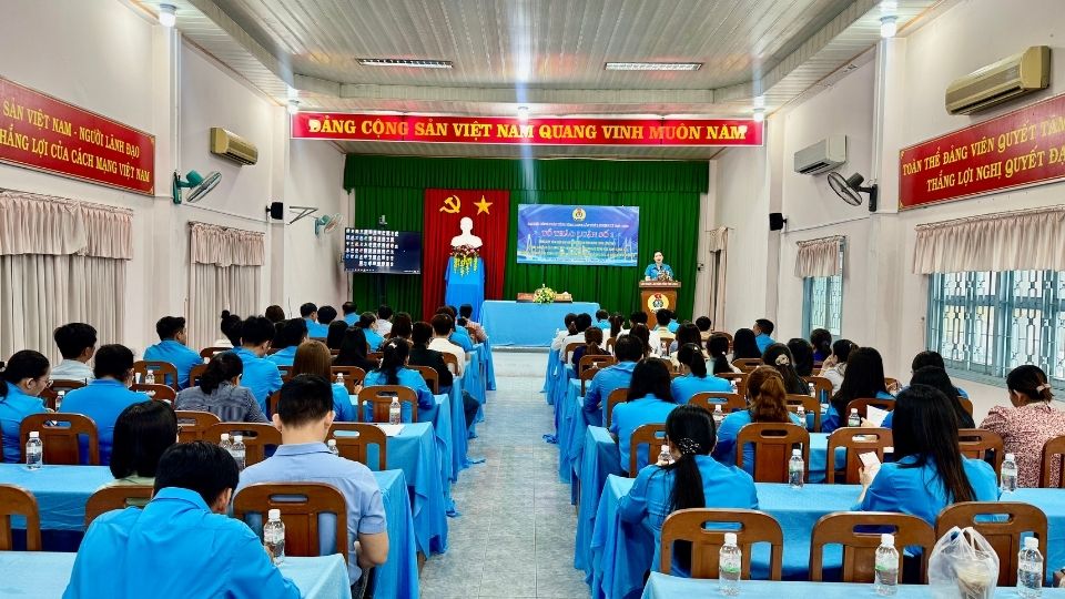 Quang canh hoi nghi tai To thao luan so 1. Anh: Hoang Loc