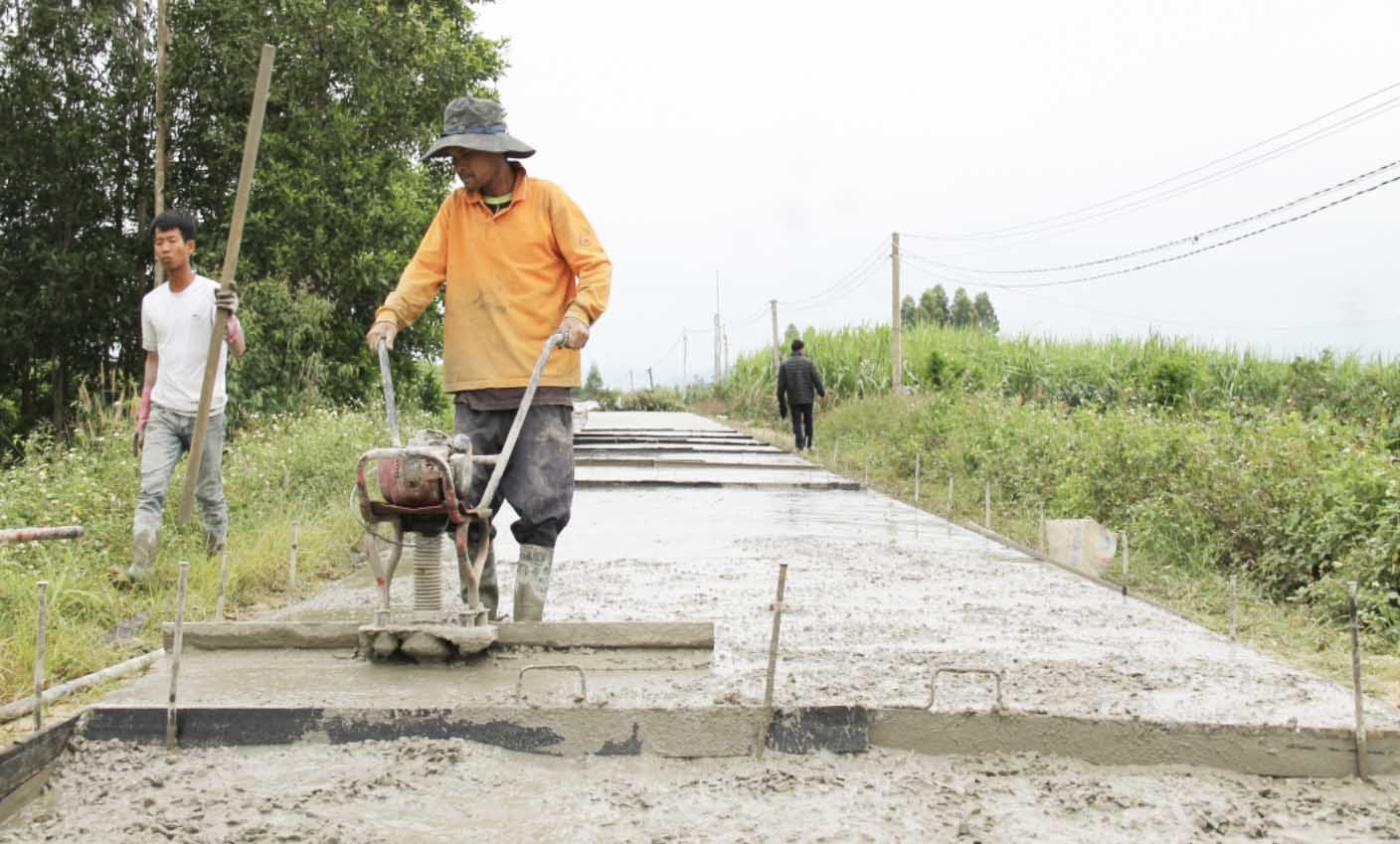 La province de Dak Lak est en train de decaisser de maniere decisive des fonds pour la mise en œuvre de trois programmes et objectifs nationaux. Photo : Minh Thuan