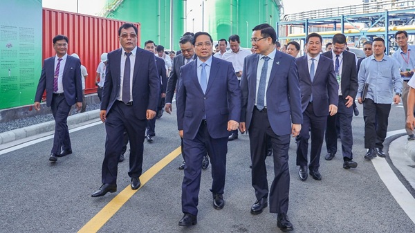 Thu tuong Chinh phu Pham Minh Chinh den du le khanh thanh Nha may dien Nhon Trach 3 va Nha may dien Nhon Trach 4, gan bien cong trinh chao mung Dai hoi Dang toan quoc lan thu XIV - Anh: Nhat Bac