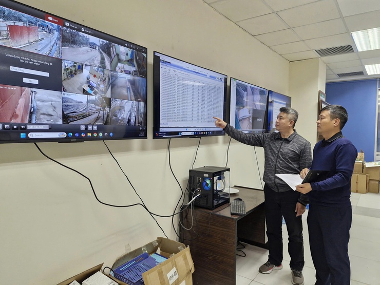 Trung tam Ky thuat nong nghiep va moi truong Ha Noi giam sat tai cac khu xu ly rac tap trung cua Thanh pho.