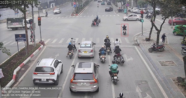 El propietario del vehiculo multado por exceso de velocidad. Foto: Departamento de Policia de Trafico