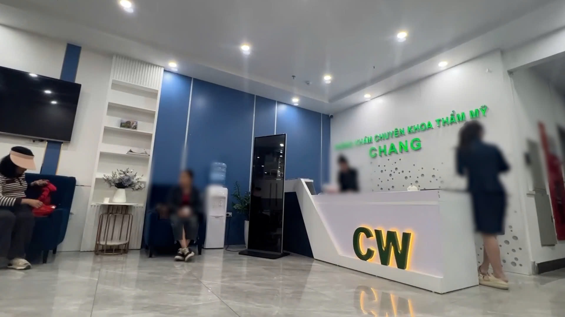 The CW Cosmetic Clinic issued a document responding to the information reported by Lao Dong Newspaper. Photo: PV