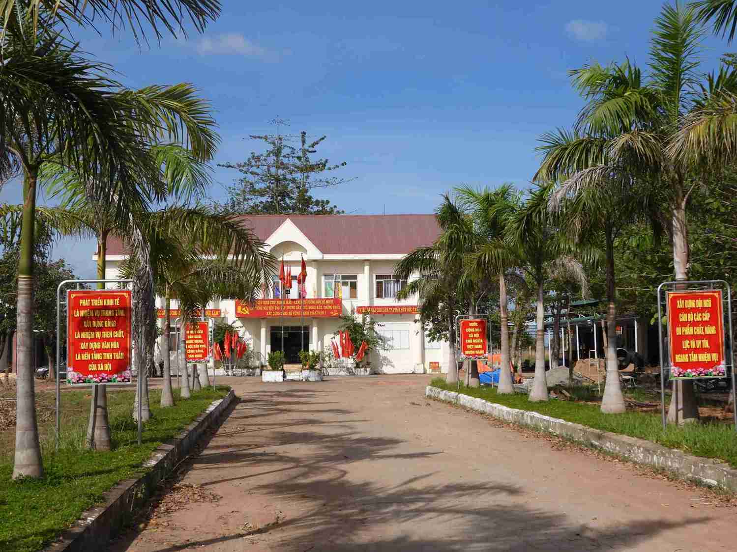 UBND xa dang danh nhieu nguon luc de phat trien kinh te - xa hoi vung dan toc thieu so. Anh: Bao Trung