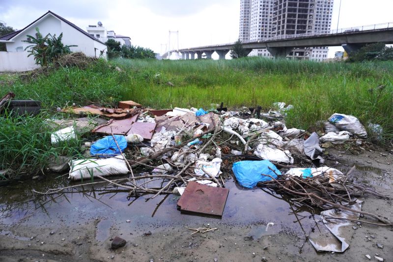 Spontaneous landfills surround Da Nang. Photo: Tran Thi