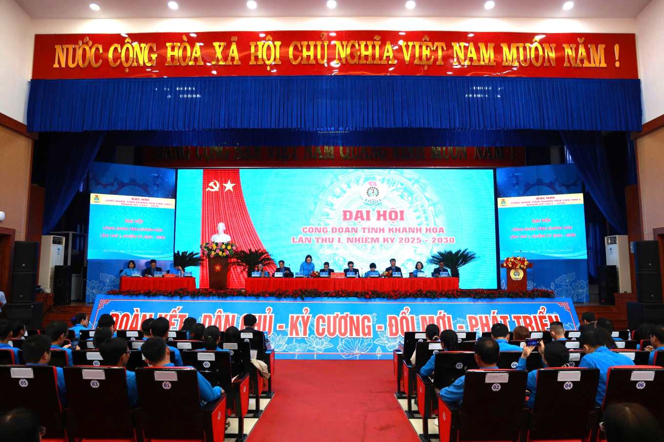 Toan canh phien thu nhat, Dai hoi Cong doan tinh Khanh Hoa lan thu I, nhiem ky 2025 - 2030. Anh: Phuong Linh