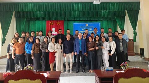 The Provincial Federation of Labor held a conference to deploy the plan for the Trade Union Congress and organize the Tet Sum Vay - Xuan Binh Ngo in industrial parks and clusters. Photo: Phu Tho Trade Union