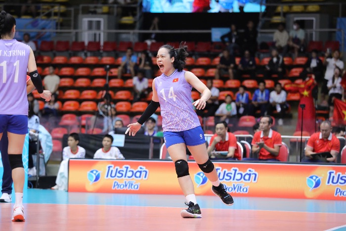 Hai cay chuyen hai la Lam Oanh va Kim Thoa duoc luan phien tung vao san. Dieu nay khien cac mieng danh cua tuyen bong chuyen nu Viet Nam tro nen da dang va khong bi doi thu bat bai.