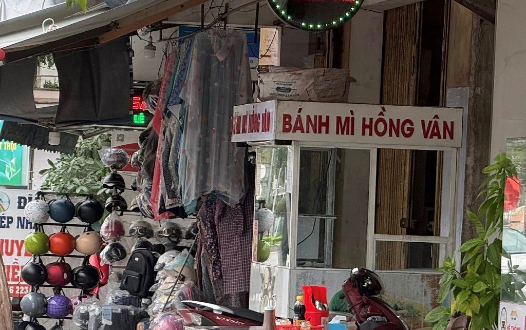 Banh my Hong Van kha noi tieng o Quang Ngai. Anh: Vien Nguyen