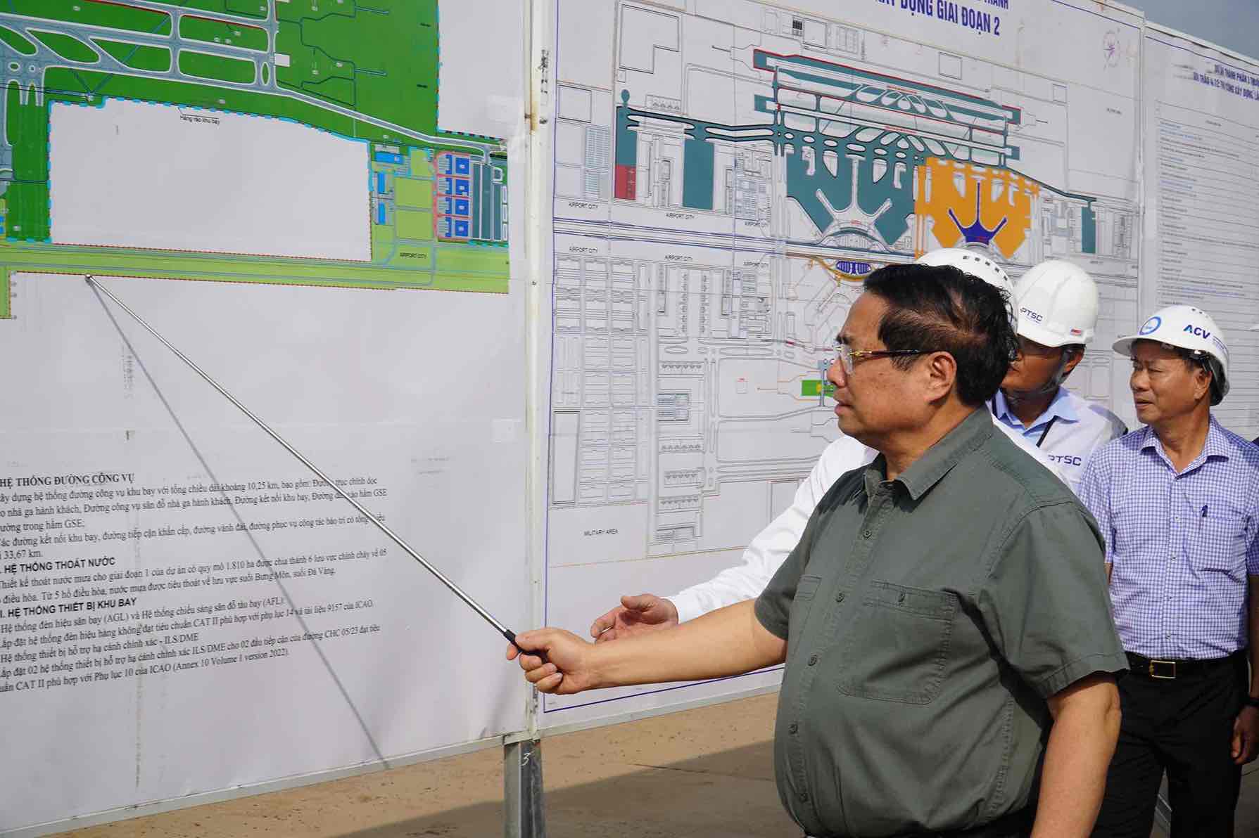 Thu tuong Chinh phu Pham Minh Chinh kiem tra tien do cac goi thau tai du an thanh phan 3 - Du an san bay Long Thanh. Anh: HAC