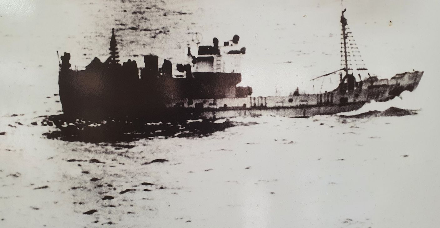 Con tau khong so dau tien tap ket vu khi tu Bac vao Nam tai ben Vam Lung (anh chup lai tu Khu trung bay). Anh: Nhat Ho