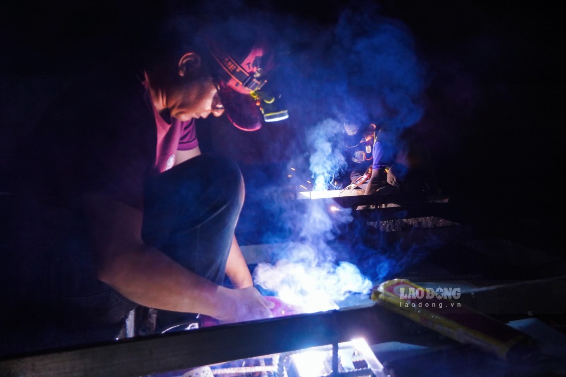 Theo Ban QLDA My Thuan (chu dau tu), de bao dam moc thong xe ngay 19.12, cac mui thi cong duoc bo tri lam viec lien tuc 3 ca, 4 kip. Luc luong cong nhan, ky su duoc tang cuong toi da, vat tu, may moc duoc tap ket day du nham han che gian doan trong qua trinh thi cong.