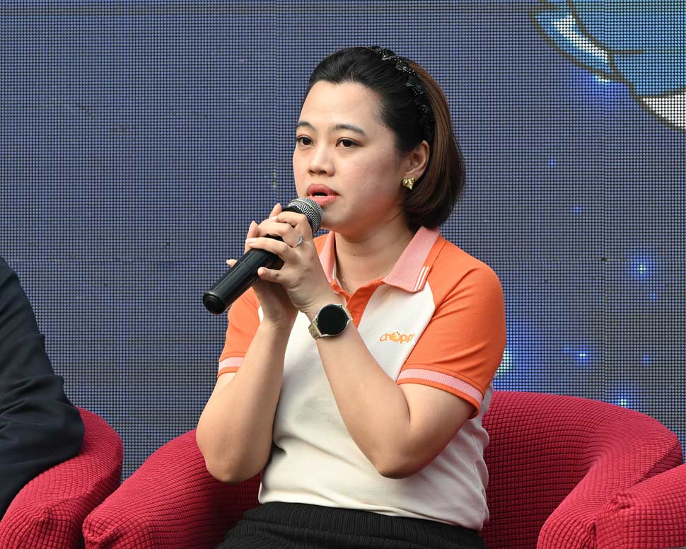 Ba Pham Thu Ngan - Dai dien doi cdat giai Nhat