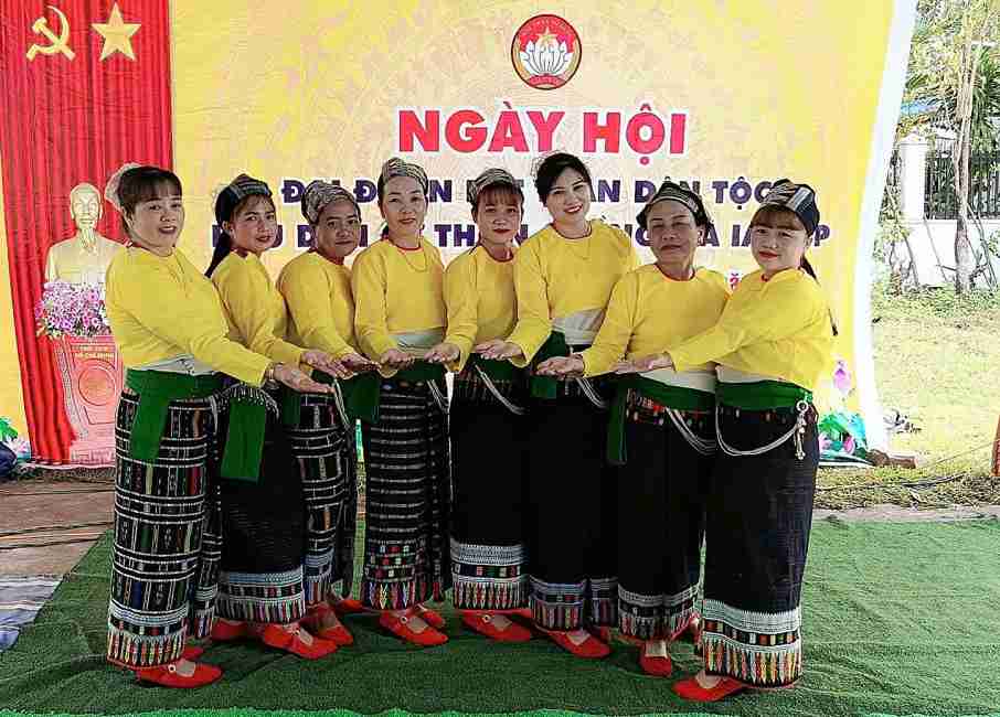 Nguoi dan xa Ia Lop luon quan tam den doi song van hoa, tinh than. Anh: Bao Lam