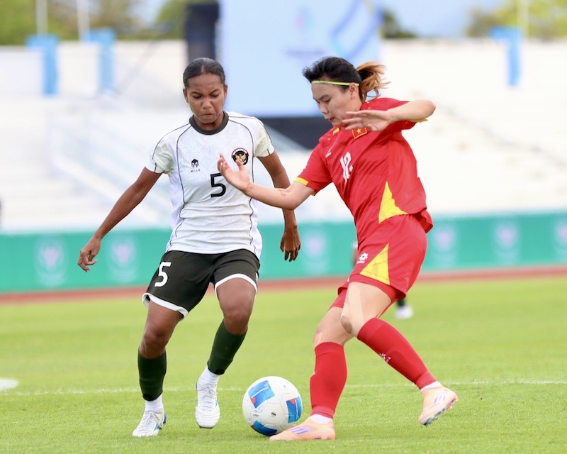 베트남 여자 대표팀 상대를 압도하는 경기 펼쳐. 사진: 민단