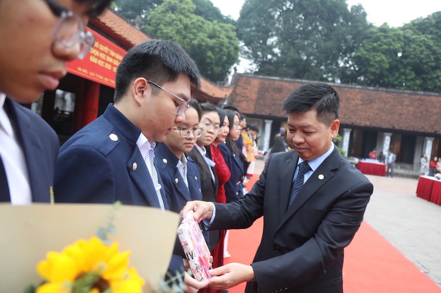 So GDDT Ha Noi to chuc gap mat hoc sinh gioi Thanh pho du thi hoc sinh gioi quoc gia nam hoc 2025-2026 va vinh danh hoc sinh, giao vien co thanh tich trong cac cuoc thi quoc gia, quoc te. Anh: Le Nguyen