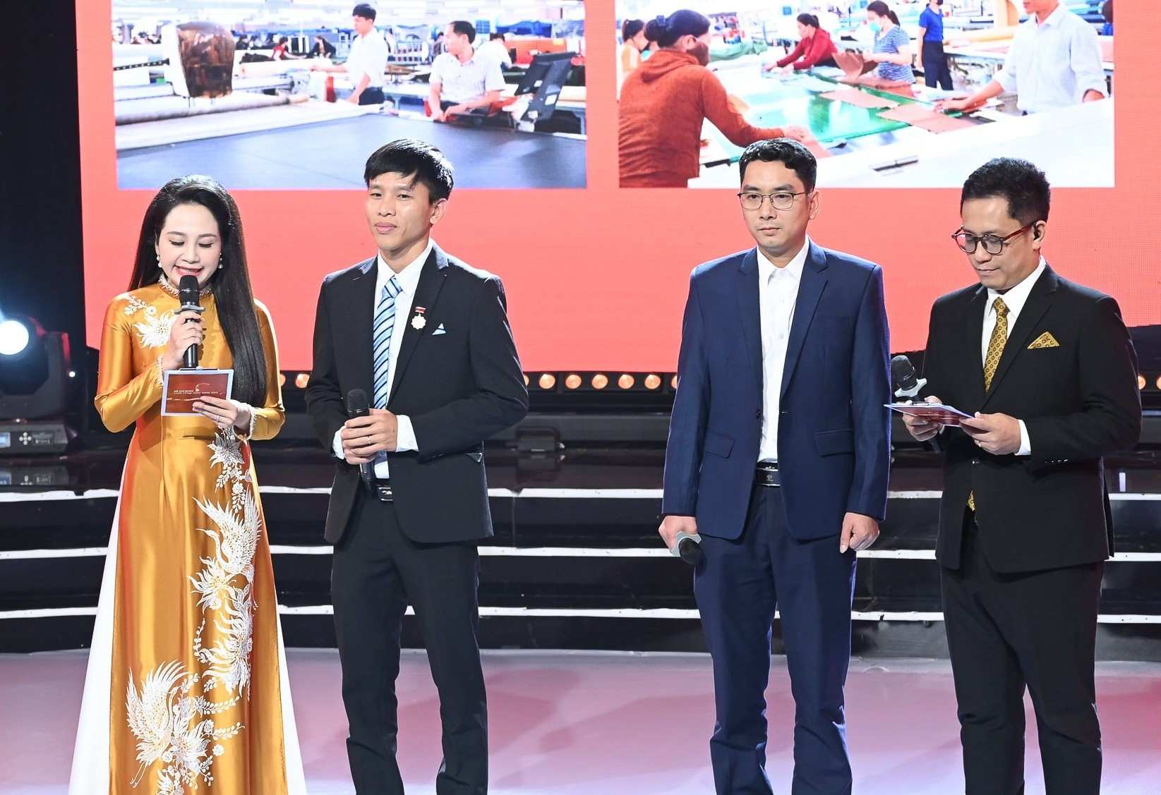 The exchange program with typical examples in studying and following Ho Chi Minh's ideology, morality and style. Photo: Thanh Cuong