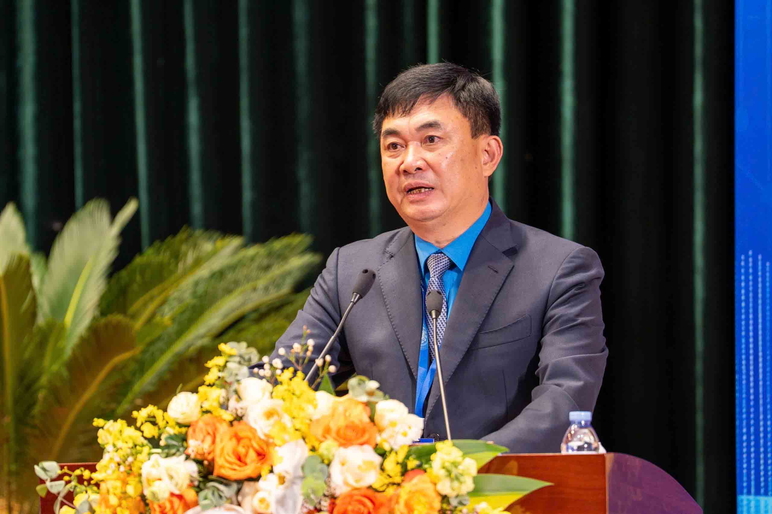 Ong Ngo Hoang Ngan - Chu tich Hoi dong thanh vien Tap doan phat bieu tai Dai hoi. Anh: Huu Chanh