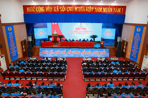 Toan canh Dai hoi Cong doan Khanh Hoa lan thu I. Anh: Phuong Linh