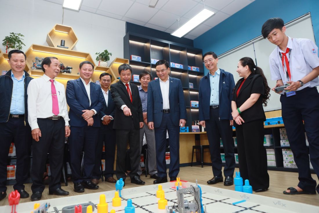 BSR tai tro phong hoc STEM tai truong THCS Nguyen Du, phuong Dien Hong, tinh Gia Lai