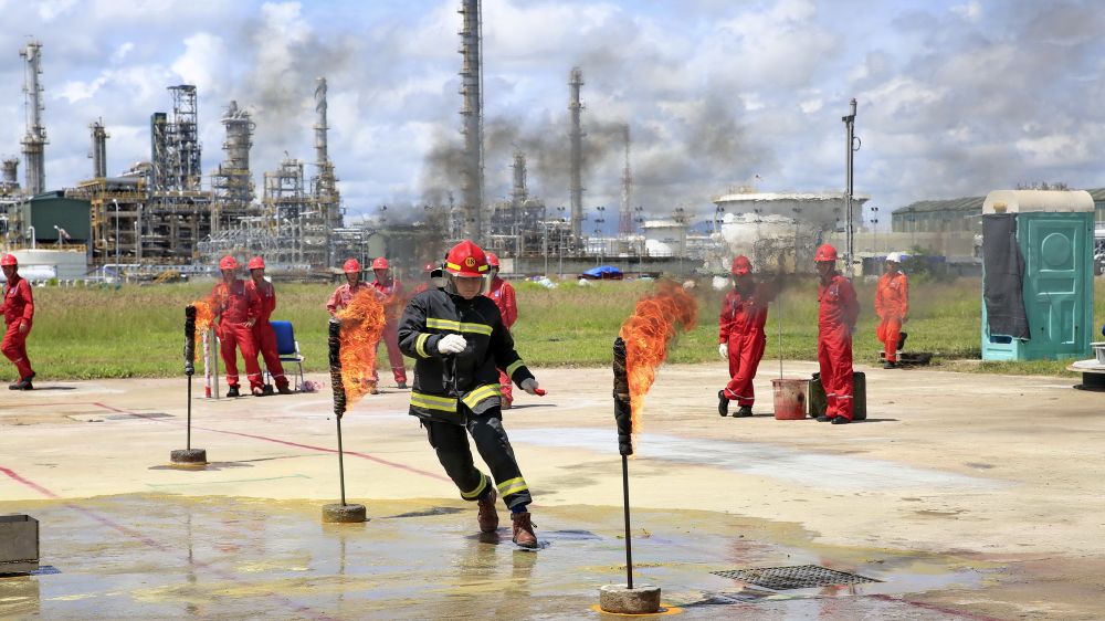 Anh: Thi PCCC tai NMLD Dung Quat.