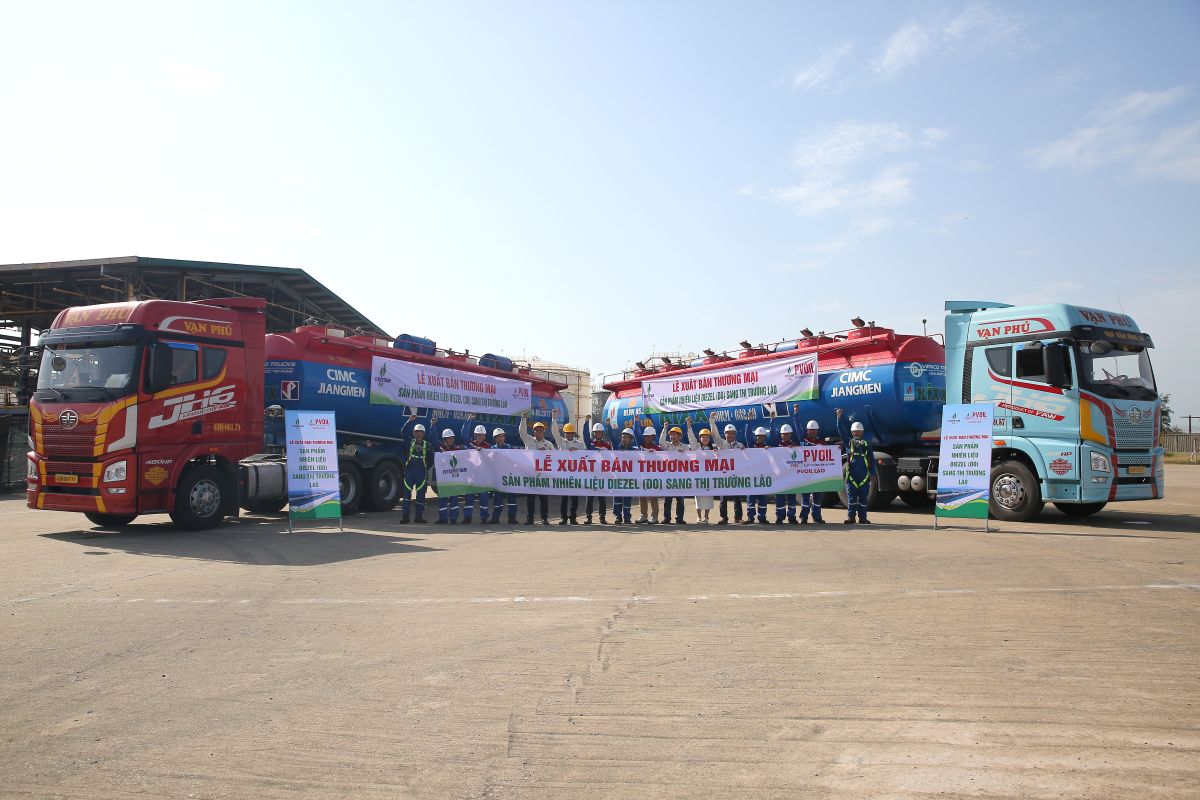 BSR xuat ban lo dau DO dau tien sang Lao