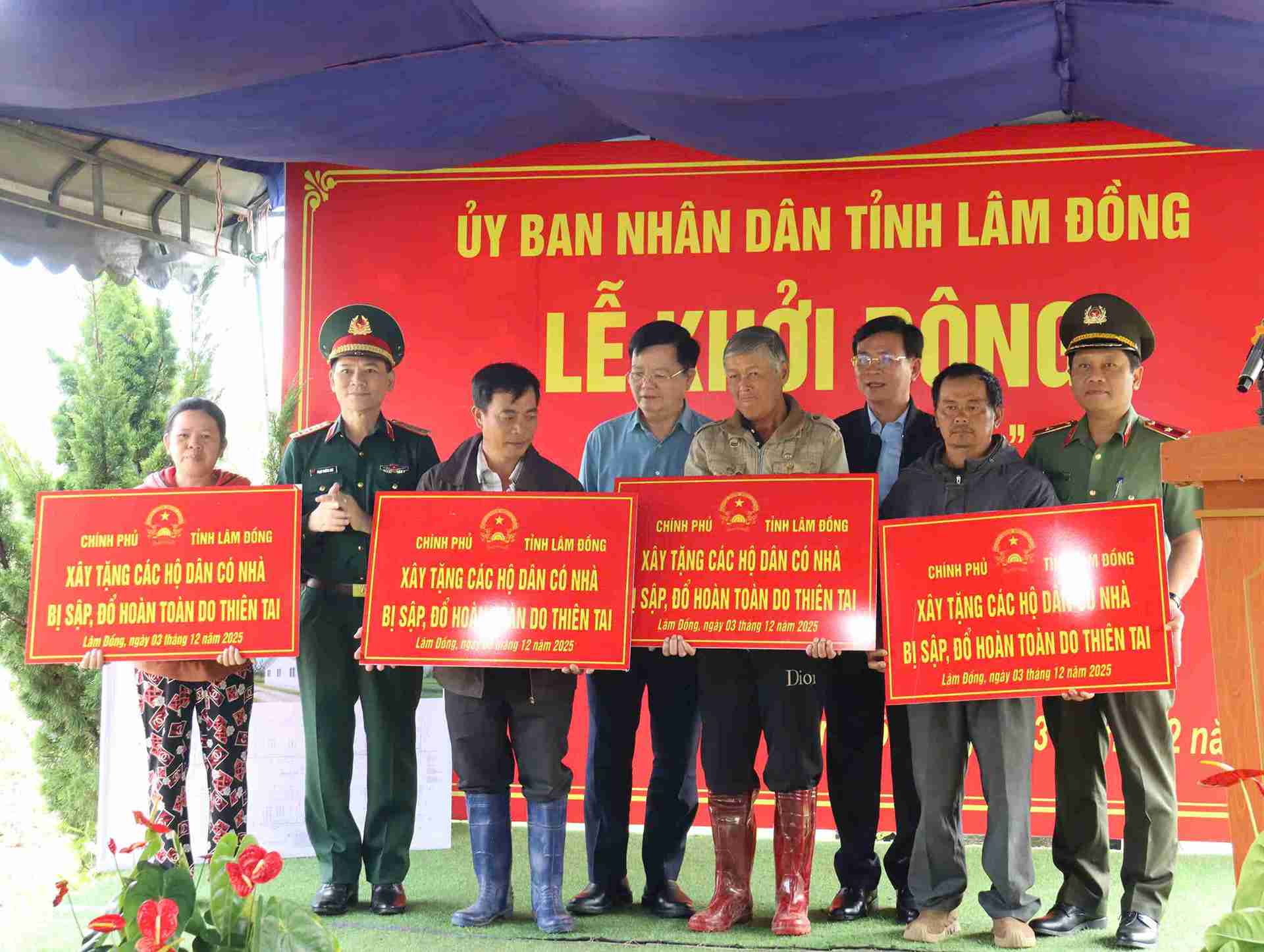 Lam Dong province is focusing on implementing the Quang Trung Campaign, which is a quick progress in building and repairing houses for households in flooded areas. Photo: Phuc Khanh