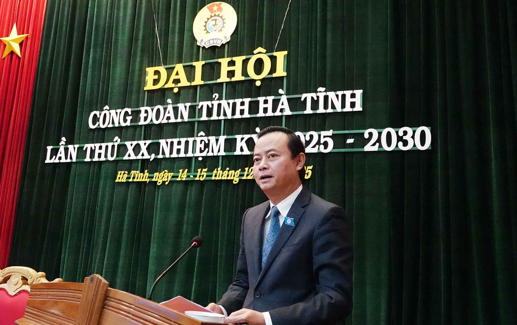 Ong Ha Van Hung - Uy vien Ban Thuong vu, Truong Ban Tuyen giao - Dan van tinh Ha Tinh phat bieu. Anh: Tran Tuan.