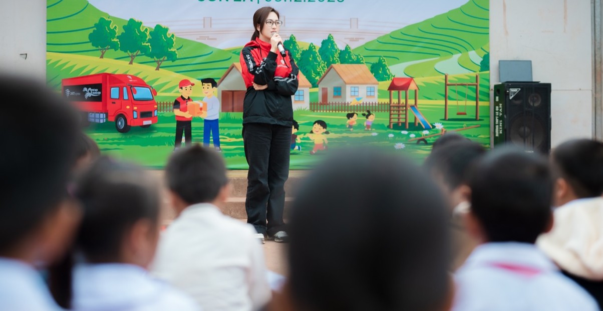 Phuong Anh Dao on a year-end charity trip. Photo: Provided by the artist.