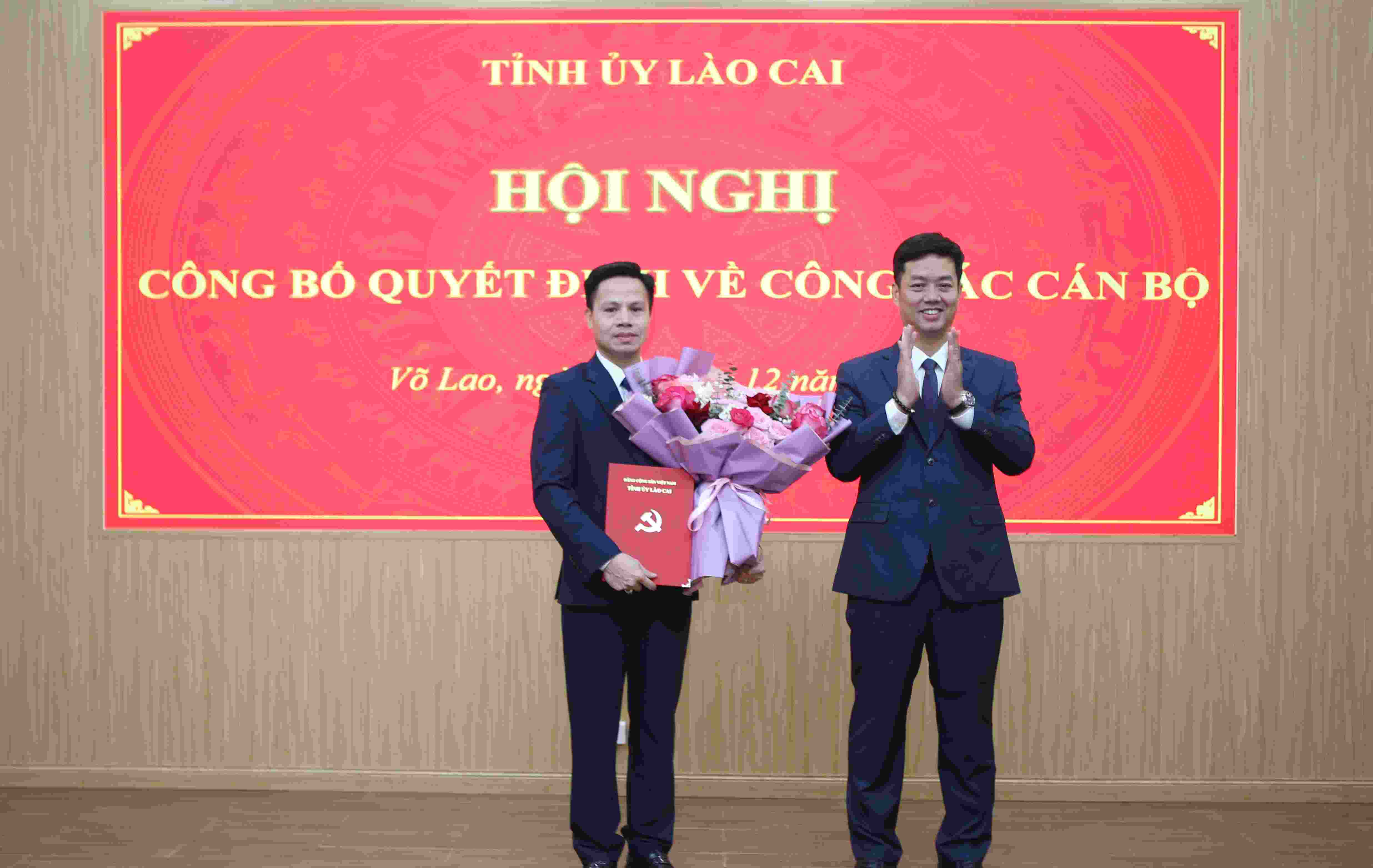 El Sr. Duong Duc Toan ocupa el cargo de Secretario del Comite del Partido de la comuna de Vo Lao. Foto: Duc Huynh