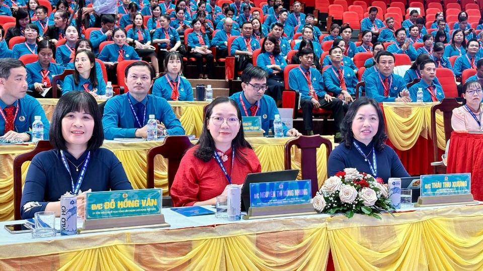 Ba Thai Thu Xuong, Dai bieu Quoc hoi khoa 15, Pho Chu tich Thuong truc Tong Lien doan Lao dong Viet Nam du va chi dao Dai hoi. Anh: Hoang Loc