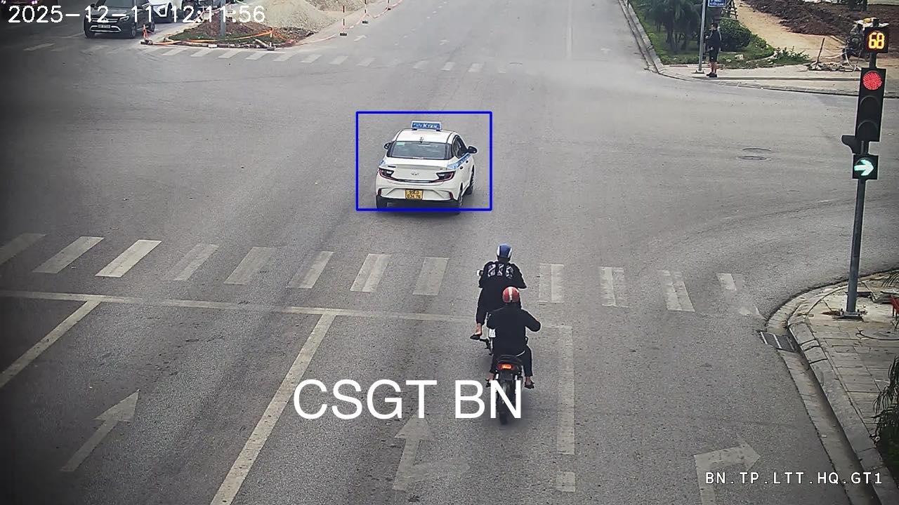 The owner was fined for running a red light. Photo: Bac Ninh Provincial Police