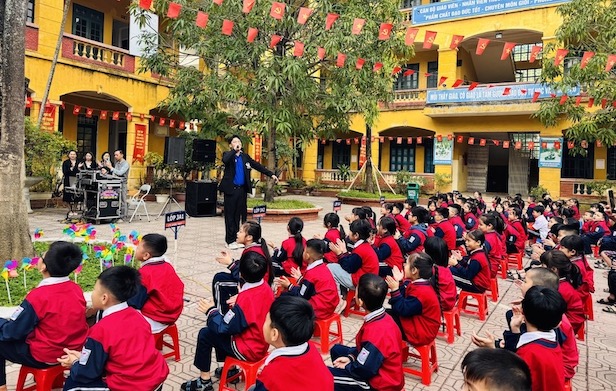 Dua nghe nhan, nghe si vao giang day tai truong hoc la dinh huong cua Bo GDDT. Anh: Nha truong cung cap