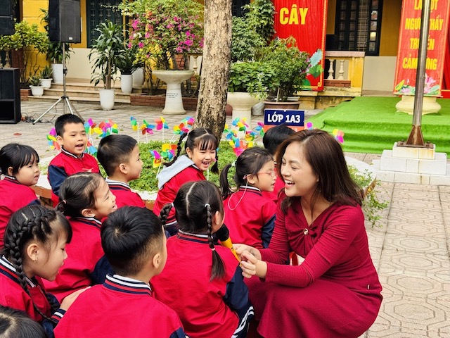 Viec dua chuyen gia, nghe si vao truong hoc la xu huong tich cuc nham phat trien toan dien cho hoc sinh. Anh: Nha truong cung cap