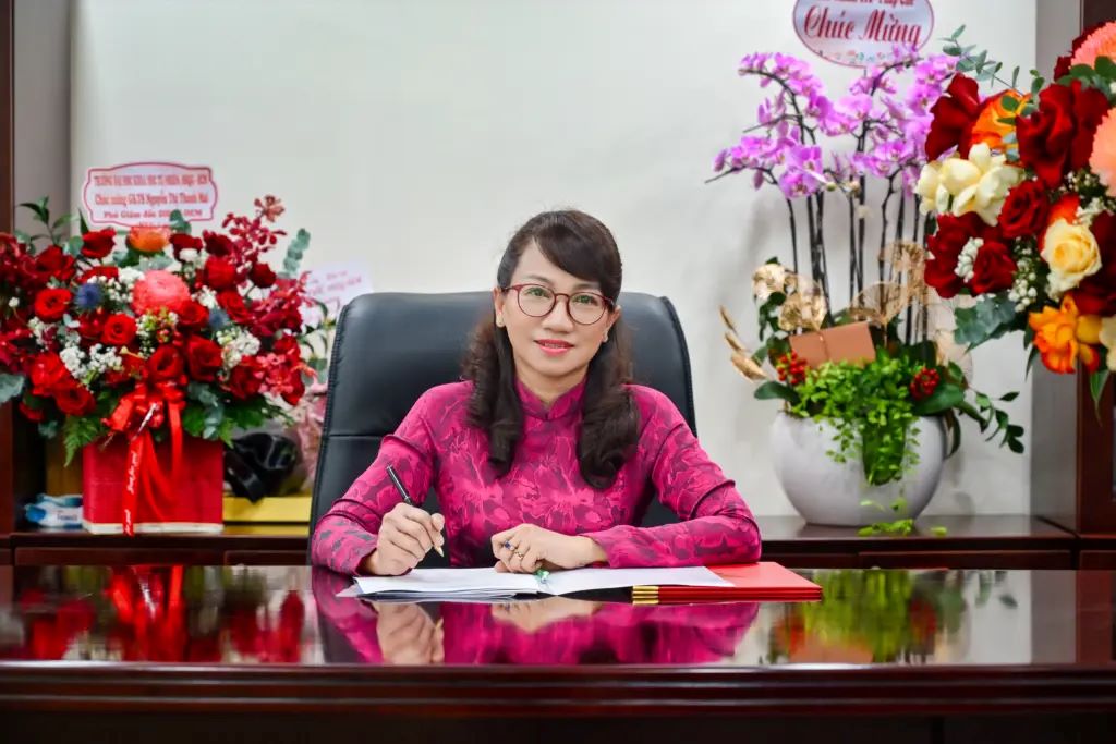 La profesora y doctora Nguyen Thi Thanh Mai es la primera directora de la Universidad Nacional de Ciudad Ho Chi Minh. Foto: Thien Thong.
