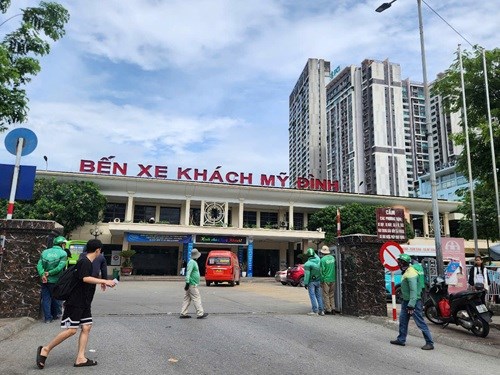 Hanoi announces a hotline to receive information on transportation activities during the 2026 Lunar New Year. Photo: Minh Hanh