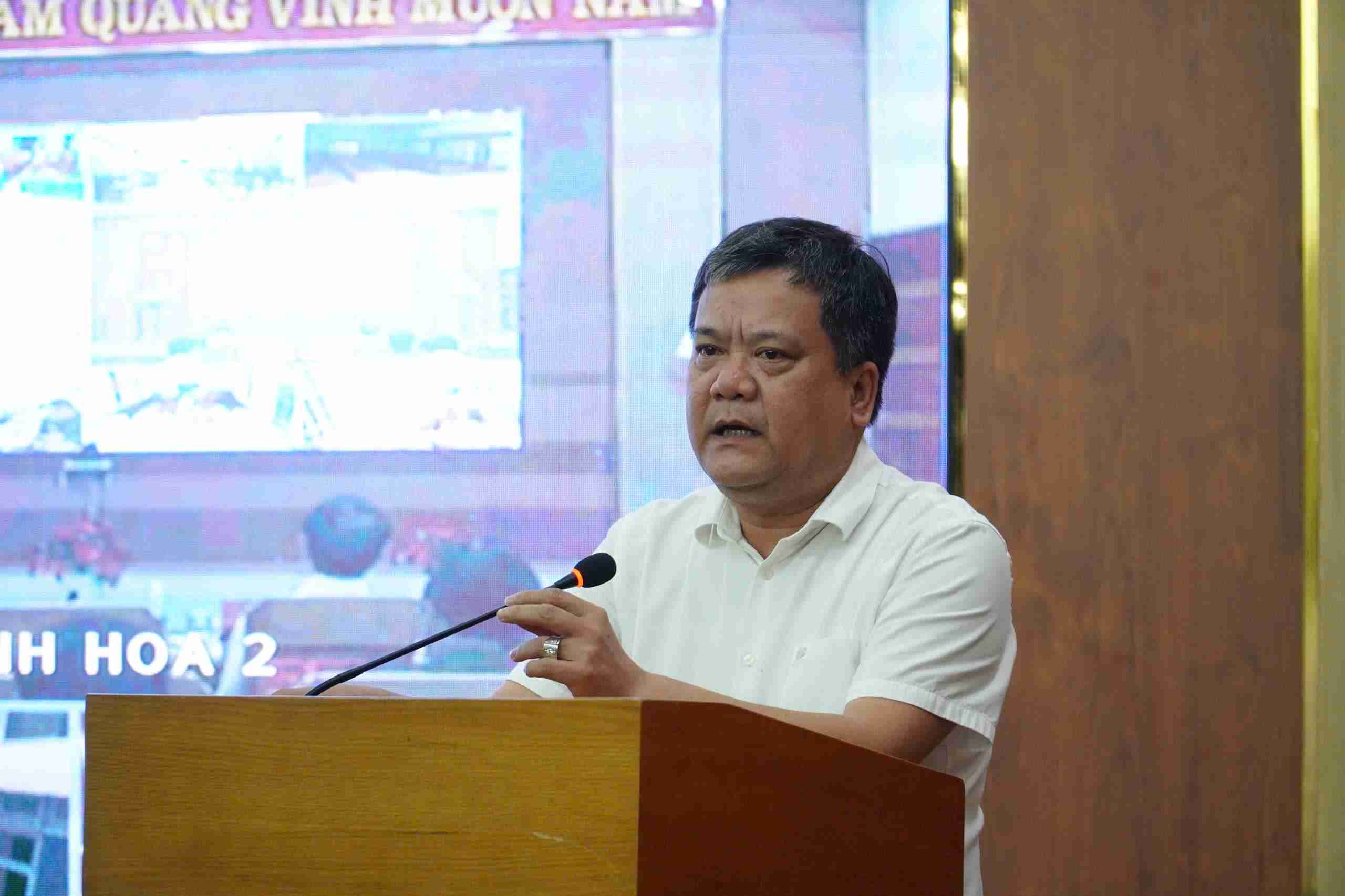 Chu tich UBND tinh Khanh Hoa Tran Phong phat bieu tai hoi nghi. Anh: Huu Long